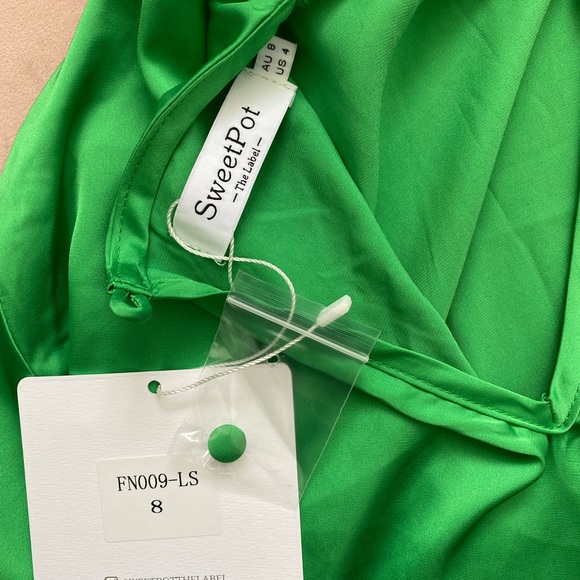 long sleeve green dress - Picture 4 of 4